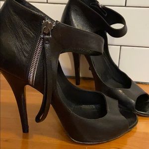 Givenchy Black Leather Hells - 39.5